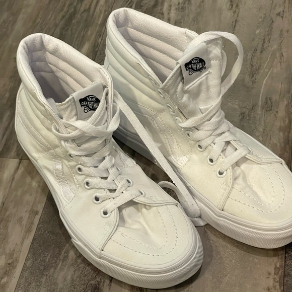Vans Shoes - Vans Classic White High-Tops Women’s 7